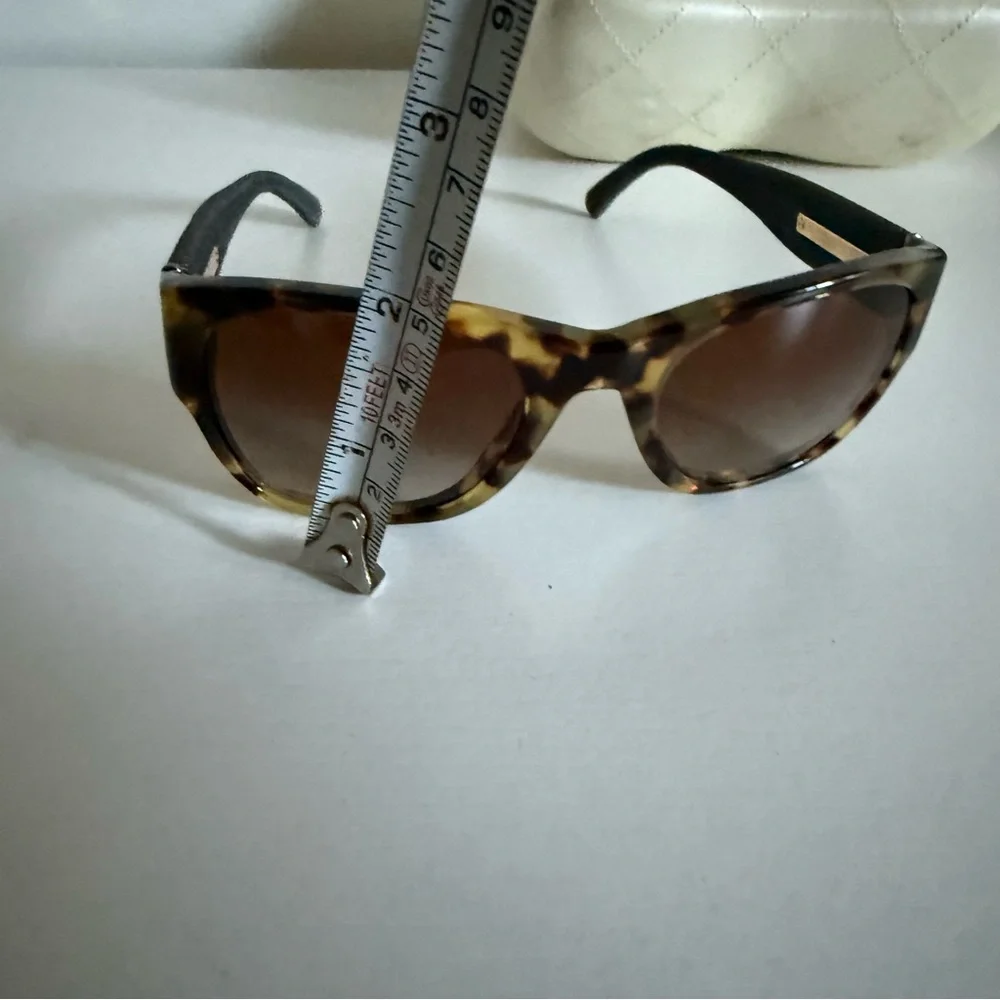 Chanel Tortoiseshell Cat Eye Sunglasses Tweed Arms Gold CC Logo Italy - Picture 9 of 12